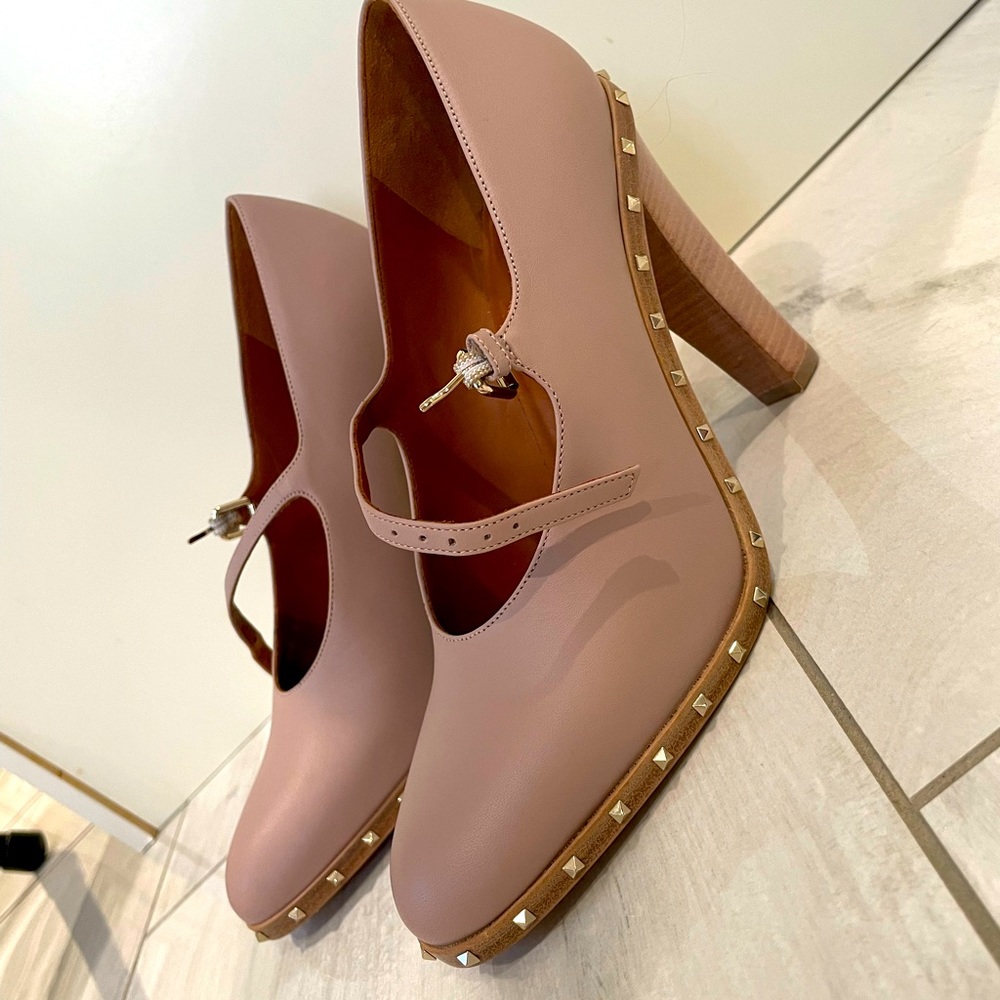 🔥SALE🔥Valentino Garavani Soul Rockstud Leather Mary Jane Pump New with tag!